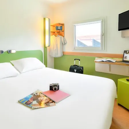 Отель Ibis Budget Clermont Ferrand Sud