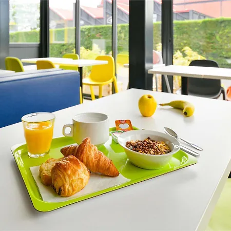 Ibis Budget Clermont Ferrand Sud Отель