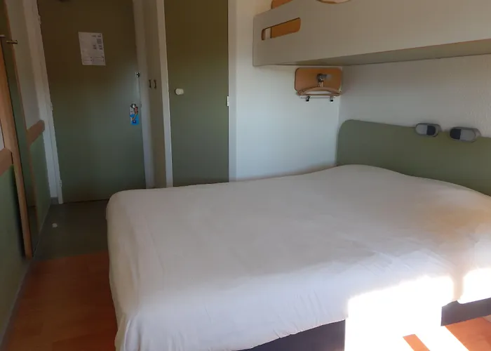 Ibis Budget Clermont Ferrand Sud 2* Обьер