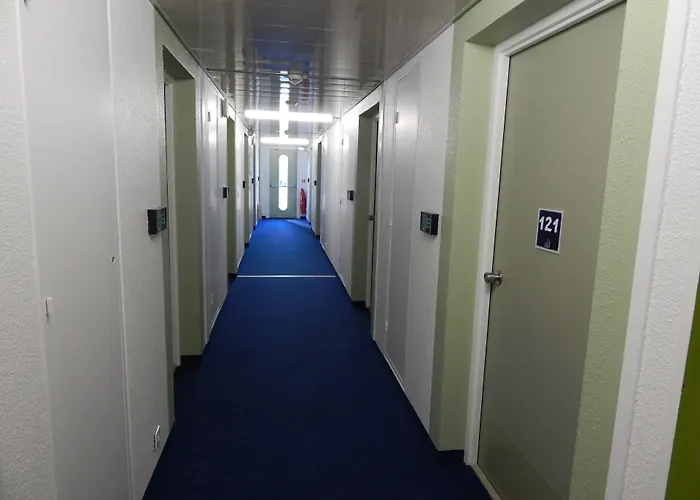 Отель Ibis Budget Clermont Ferrand Sud Обьер